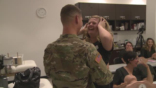 Soldier Comes Home Early Surprises Girlfriend With
