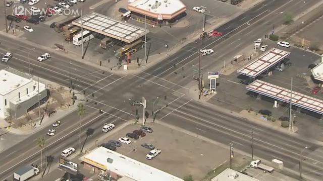 One dead in a crash near 27th Ave and McDowell | 12news.com